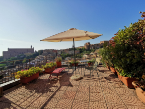 Vue de la chambre de l'hôtel Minerva sur l'église San Francesco
